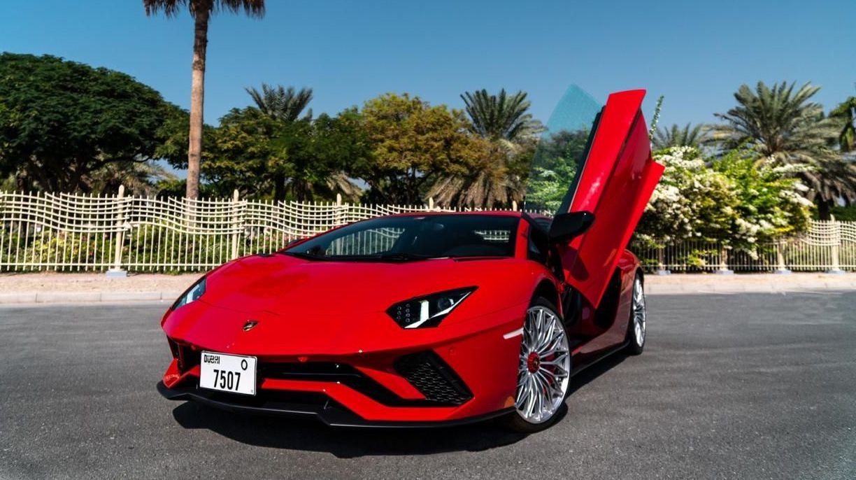 استئجار  Lamborghini Aventador S فى دبي