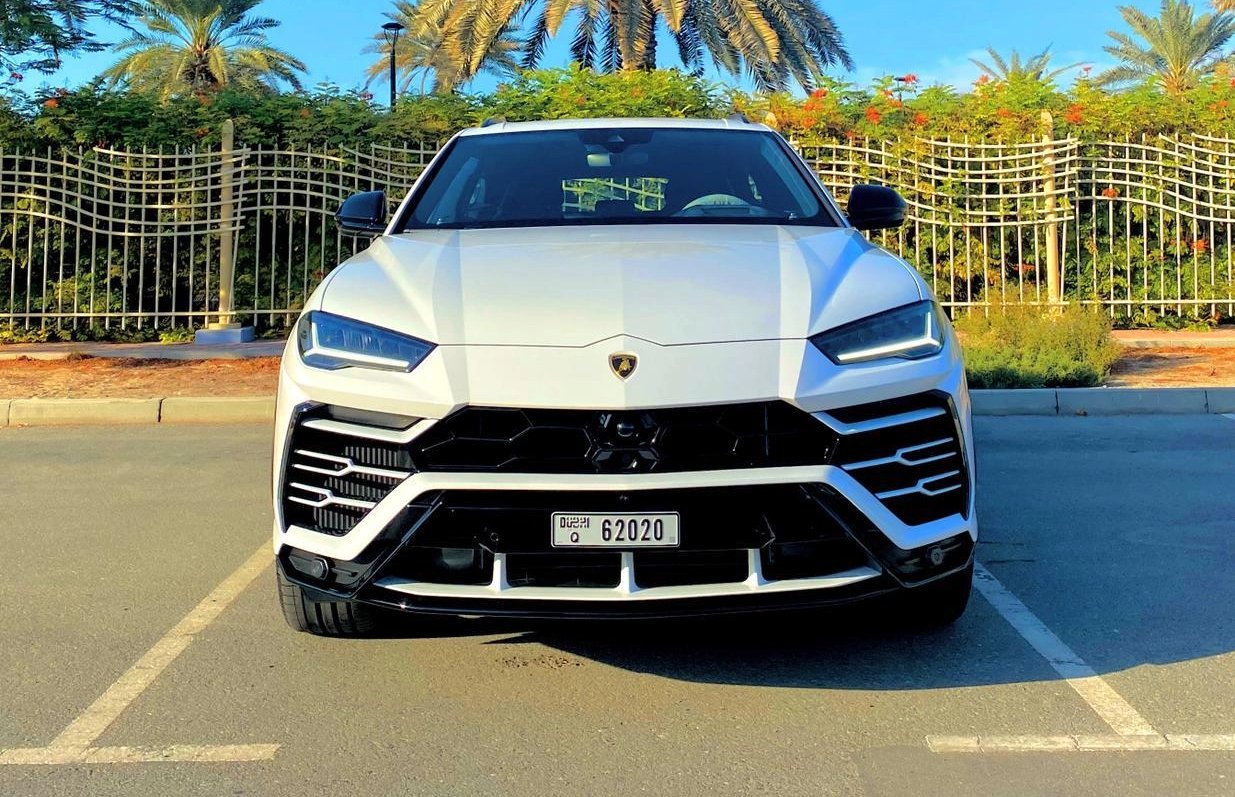 استئجار Lamborghini Urus فى دبي