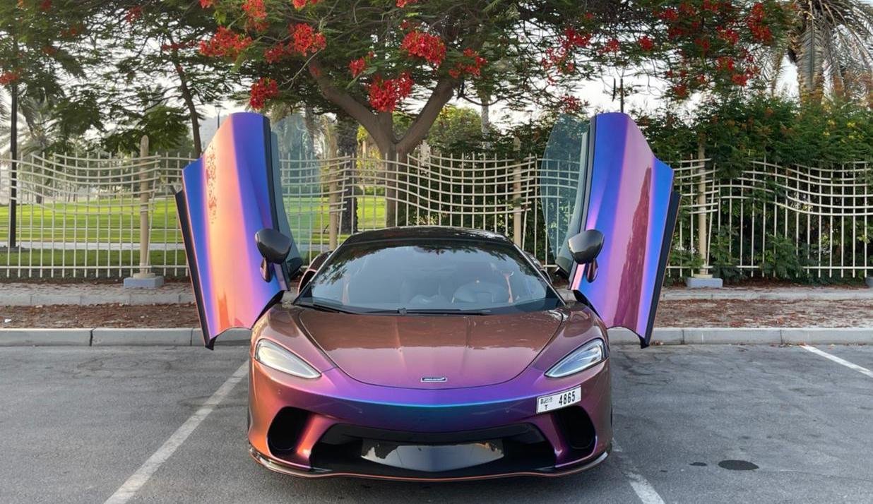 استئجار McLaren GT Tricolor فى دبي