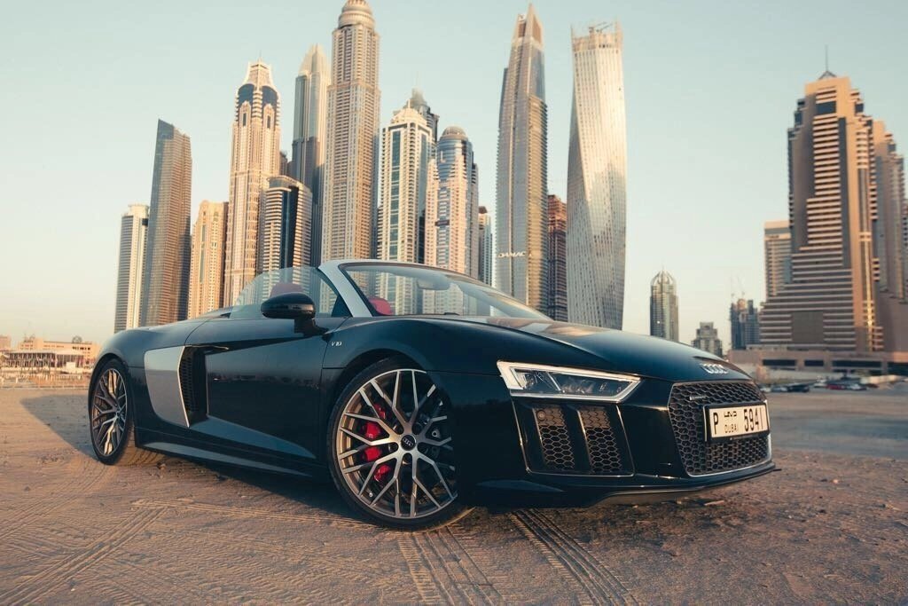 استئجار Audi R8 Convertible فى دبي