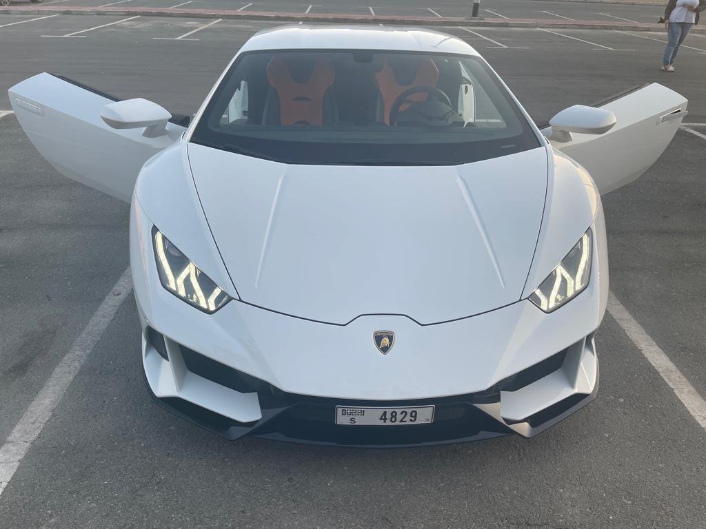 استئجار Lamborghini Huracan Evo فى دبي