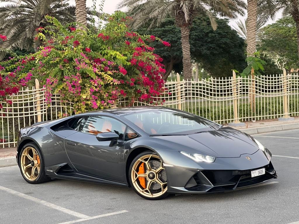 استئجار Lamborghini Huracan Evo فى دبي