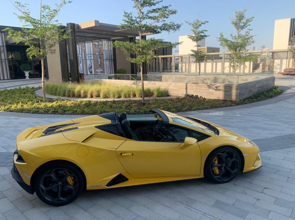 استئجار Lamborghini Huracan Evo Spyder فى دبي