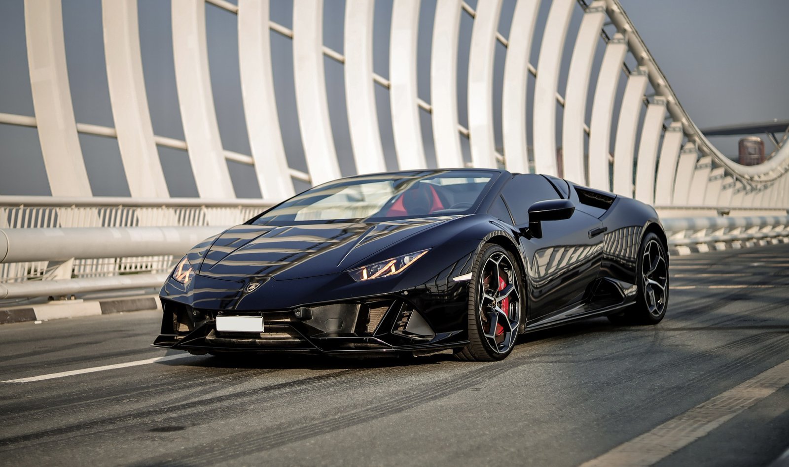 استئجار Lamborghini Huracan EVO Spyder فى دبي