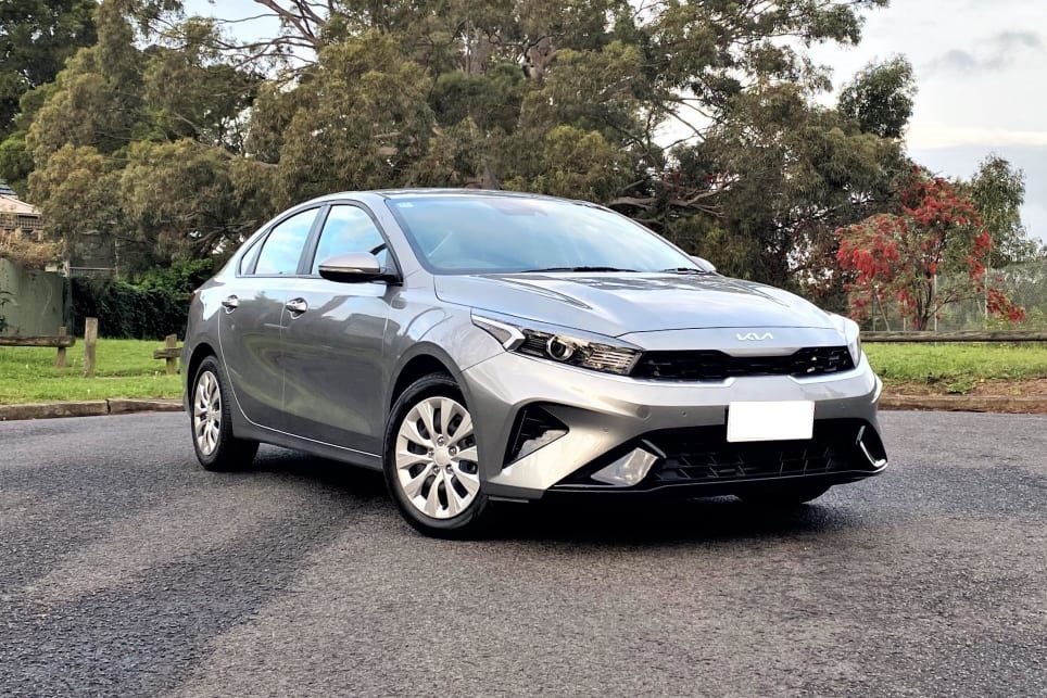 استئجار KIA CERATO 2023 فى دبي