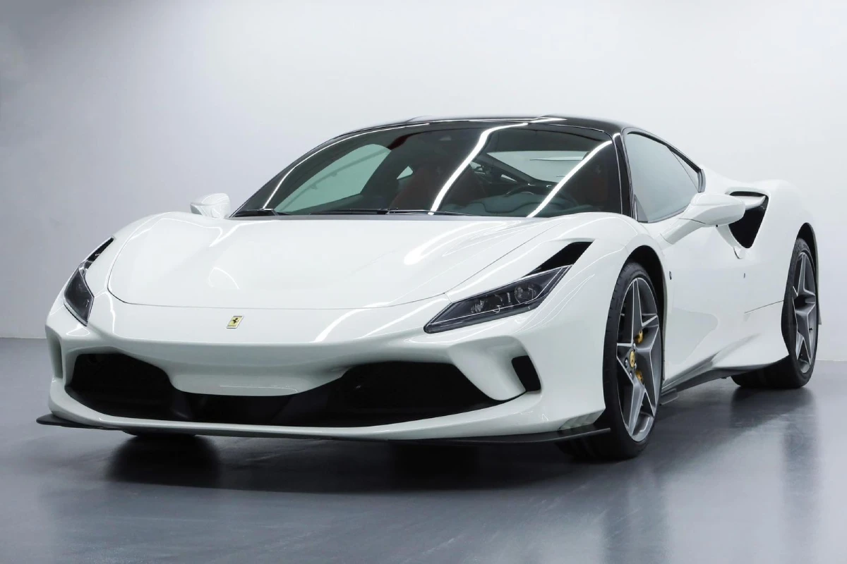 استئجار Ferrari F8 Tributo فى دبي