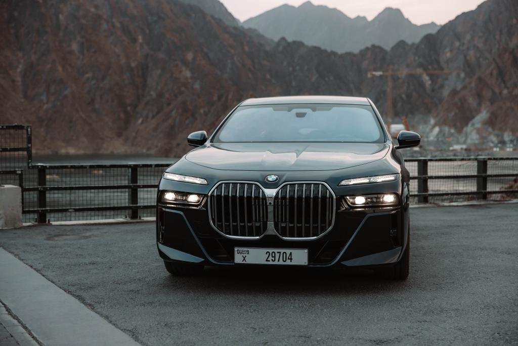 استئجار BMW 735i فى دبي