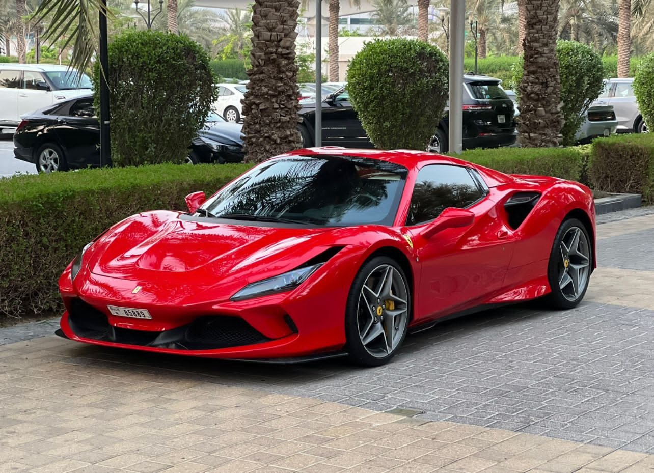 استئجار Ferrari F8 Tributo Spider فى دبي