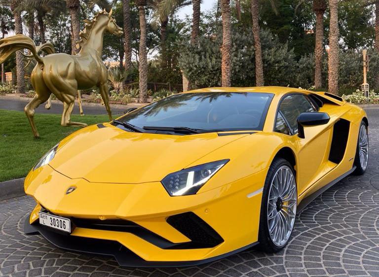 استئجار Lamborghini Aventador فى دبي
