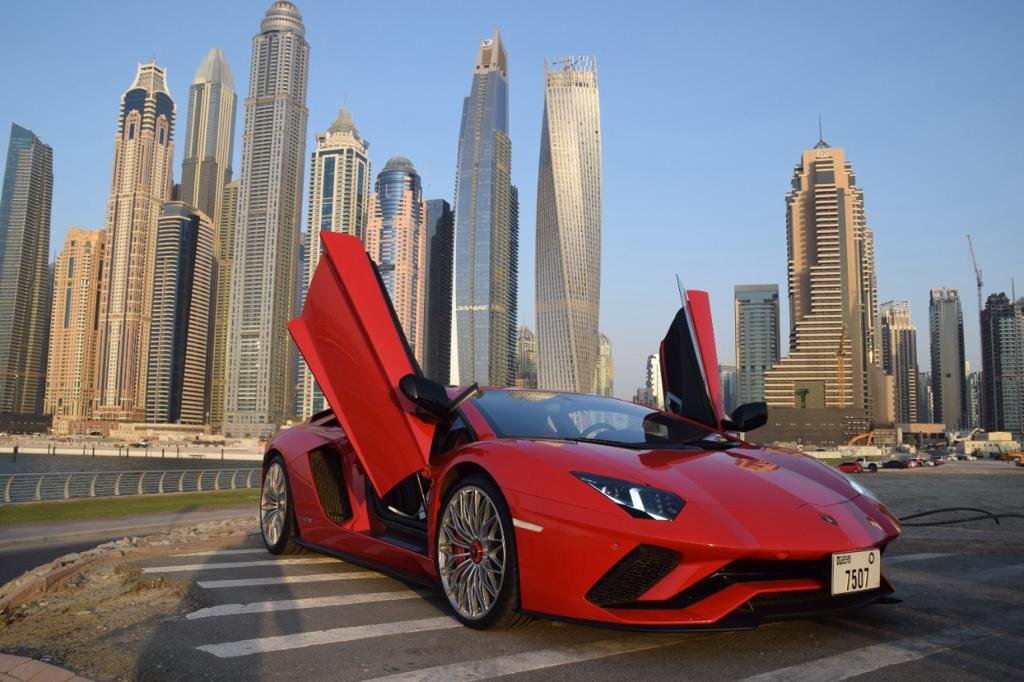 استئجار Lamborghini Aventador فى دبي