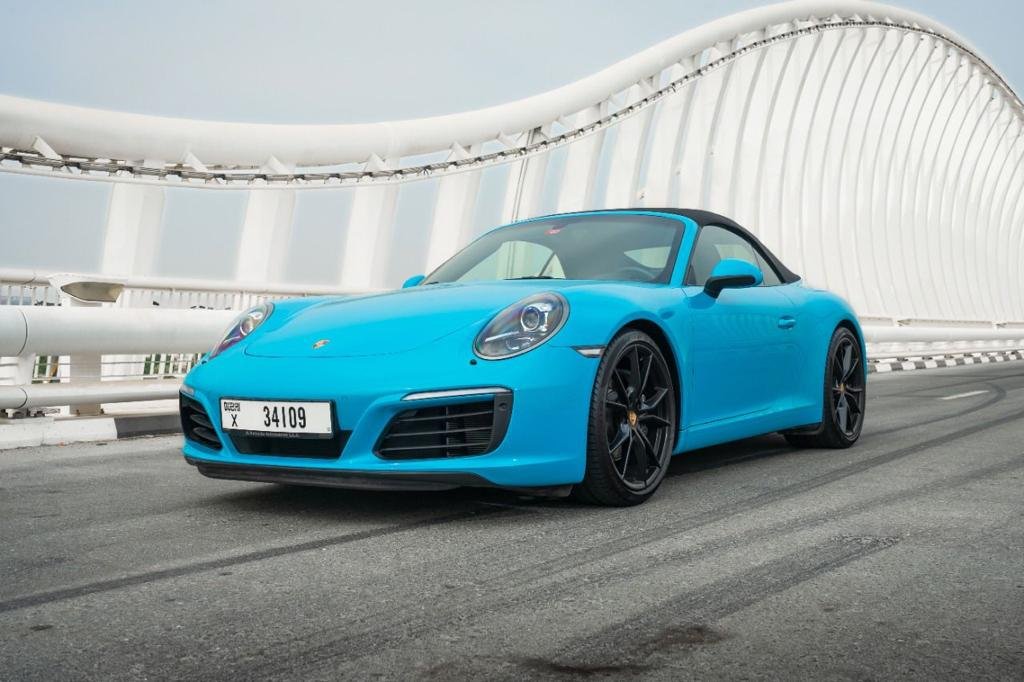 استئجار Porsche 911 Carrera فى دبي