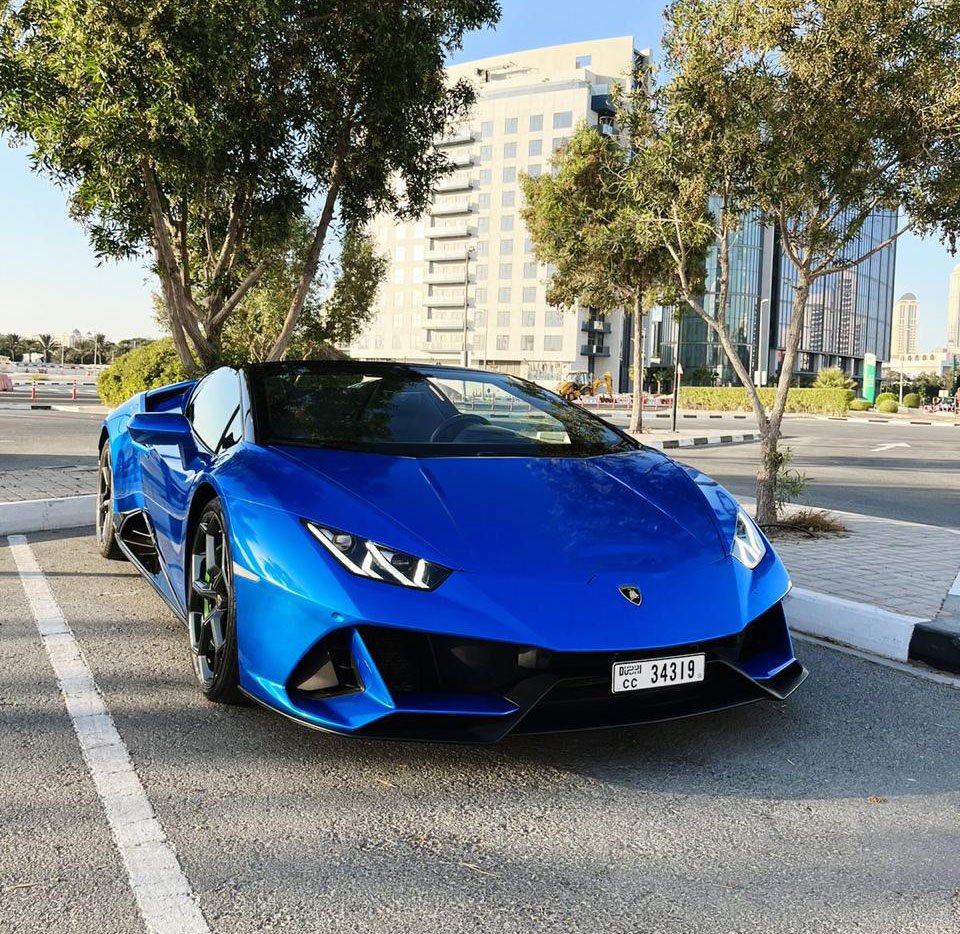 استئجار Lamborghini Huracan Evo Spyder Blue فى دبي