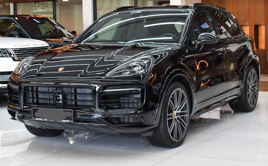 استئجار Porsche Cayenne GTS Black فى دبي