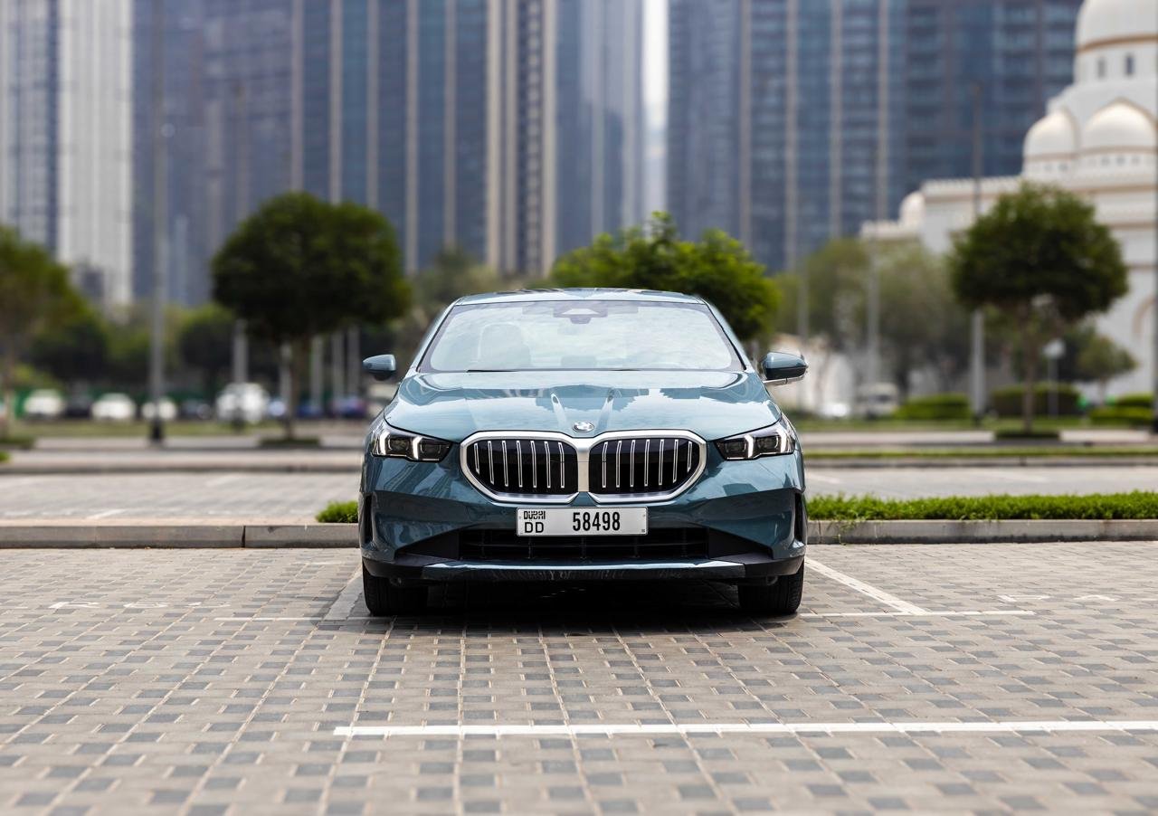 hire BMW 530i in dubai