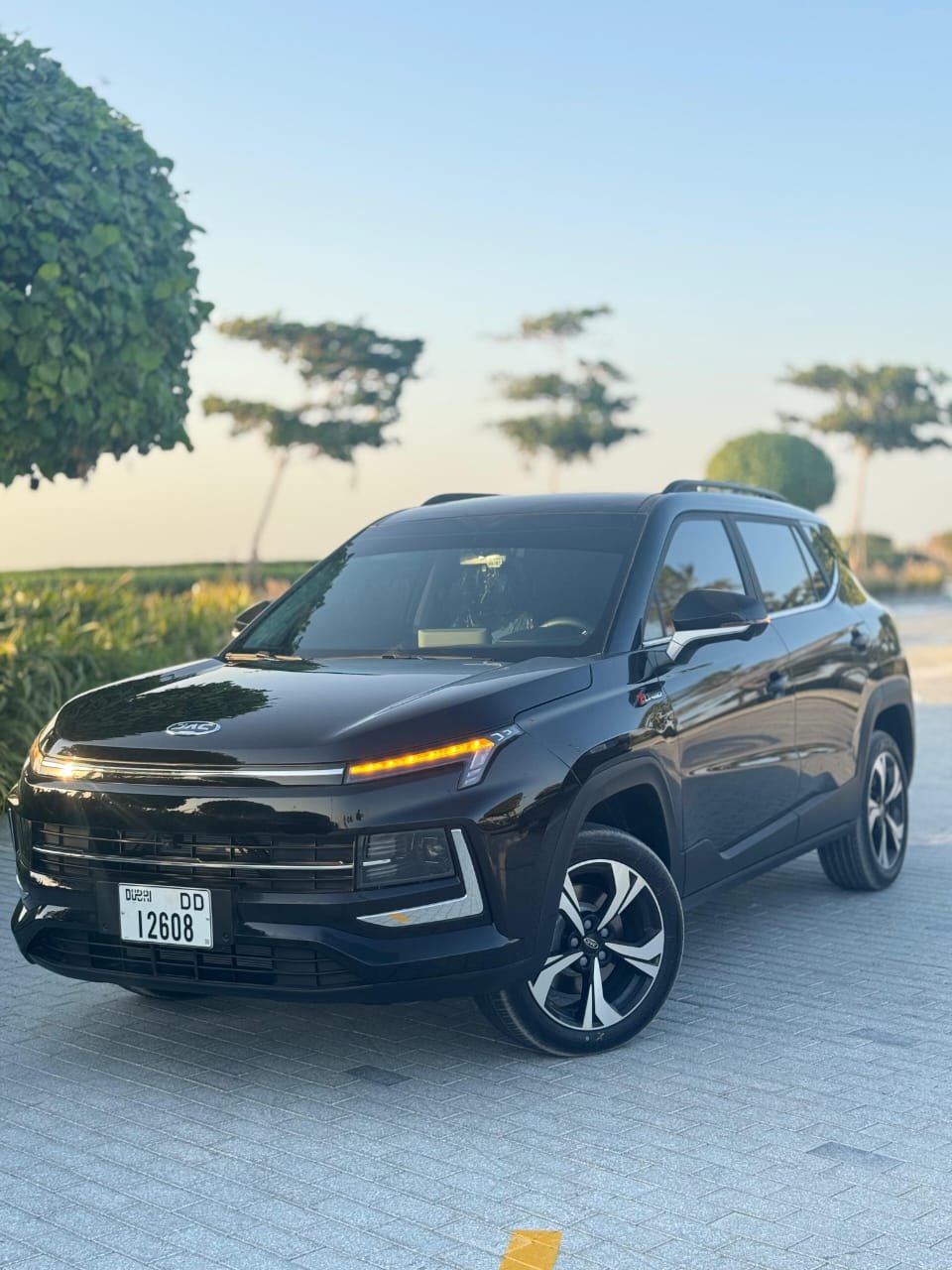 hire JAC JS4 in dubai
