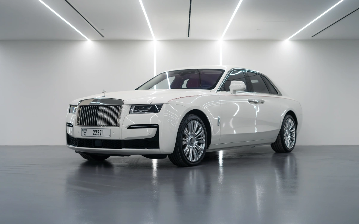 استئجار Rolls Royce Ghost فى دبي